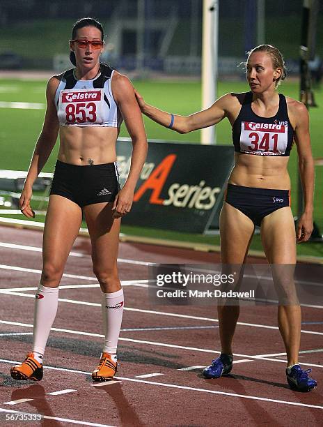 Tamsyn Lewis acknowledges Jana Pittman after running the Womens 400 Metres final during day two of the Athletics Australia Telstra A-series National...