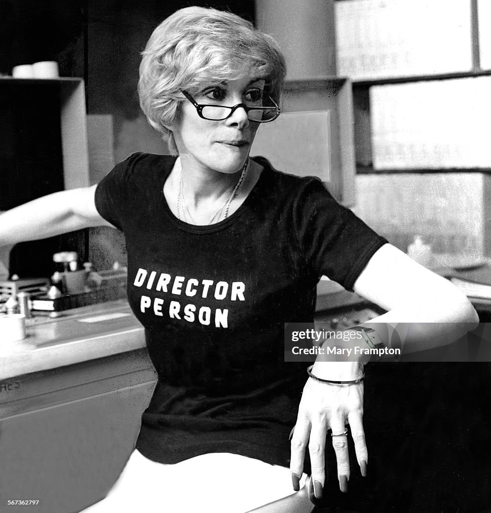 Joan Rivers as director in 1977.;Photo: ^^^ / Los Angeles Times;Hard file scanned Aug. 28, 2014.