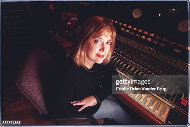 Debate24.1.bv.314/VAN NUYS  Producer Sylvia Massy in the studio at Sound City in Van Nuys 14 March 1997.