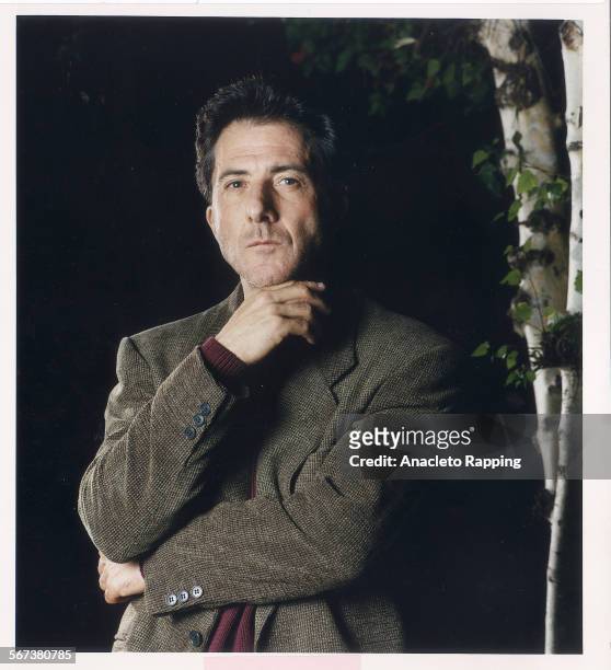 Actor Dustin Hoffman is photographed for Los Angeles Times on November 19, 1991 in Brentwood, California. CREDIT MUST READ: Anacleto Rapping/Los...