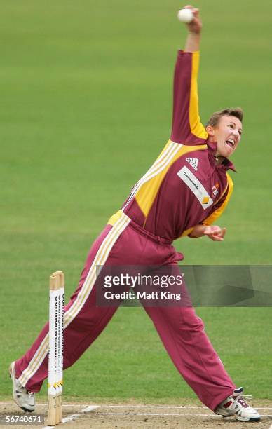 Louise Broadfoot of the Fire bowls during the 2nd Final between the New South Wales Breakers and the Queensland Fire at North Sydney Oval February...