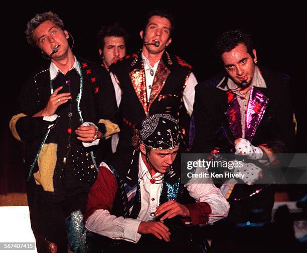 Nsync With Roses 1,015 Nsync Concert Stock Photos, High-Res Pictures, and Images - Getty ...