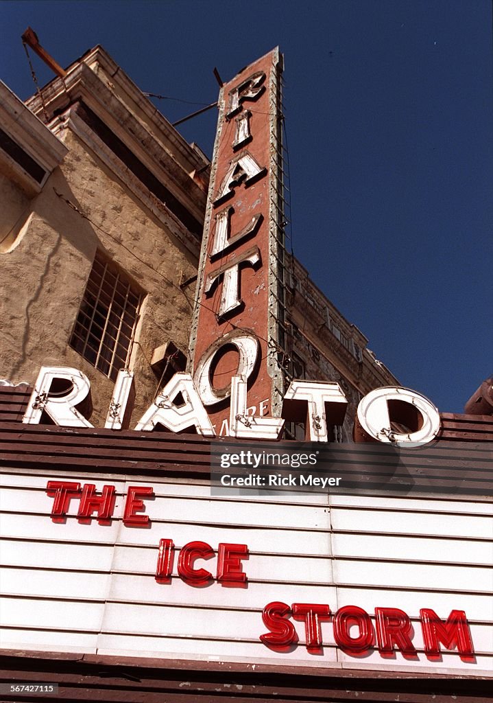 ME.Rialto.2.1209.RM Photo shows the lobby of the Rialto Theater, 1023 Fair Oaks Blvd., South Pasaden