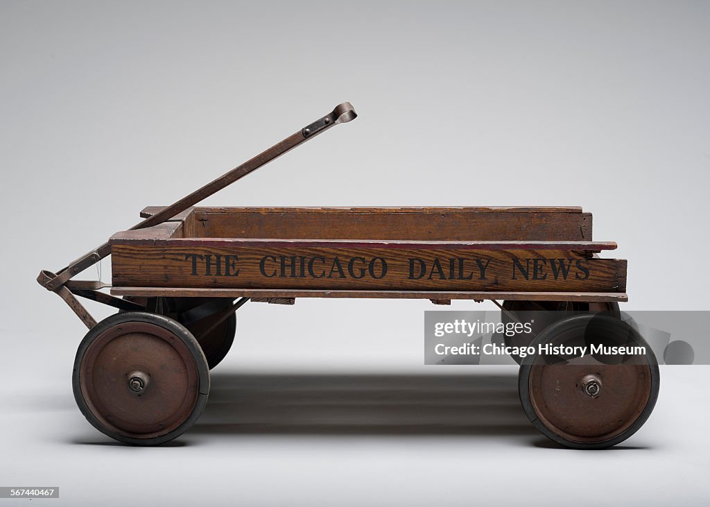 Wagon used by Chicago Daily News delivery boy