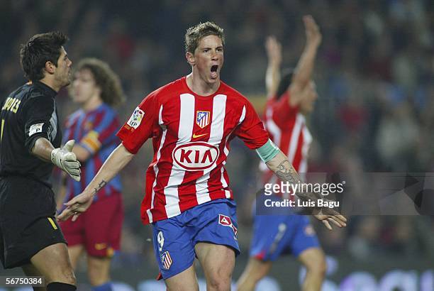 Fernando Torres of Atletico Madrid celebrates his goal during the La Liga match between FC Barcelona and Atletico Madrid, at the Camp Nou stadium on...