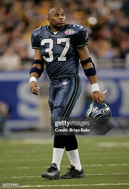 Shaun Alexander of the Seattle Seahawks walks off the field after a offensive series in the first quarter against the Pittsburgh Steelers in Super...