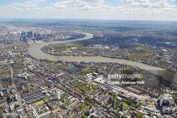 aerial view southeast of shadwell basin and the former offices of news international - wapping stock pictures, royalty-free photos & images
