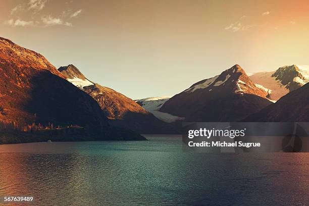 glacier in alaska - アンカレッジ ストックフォトと画像