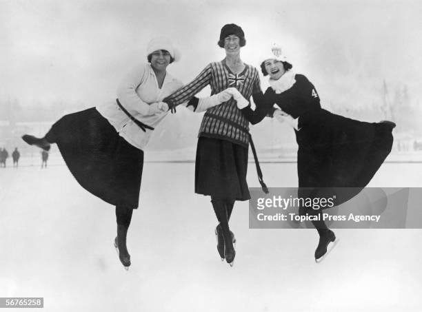 Figure skaters at the 1924 winter Olympics in Chamonix, France, 30th January 1924. Left to right: Herma Planck-Szabo of Hungary, Ethel Muckelt of...