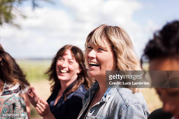 women laughing happily - only mature women - fotografias e filmes do acervo