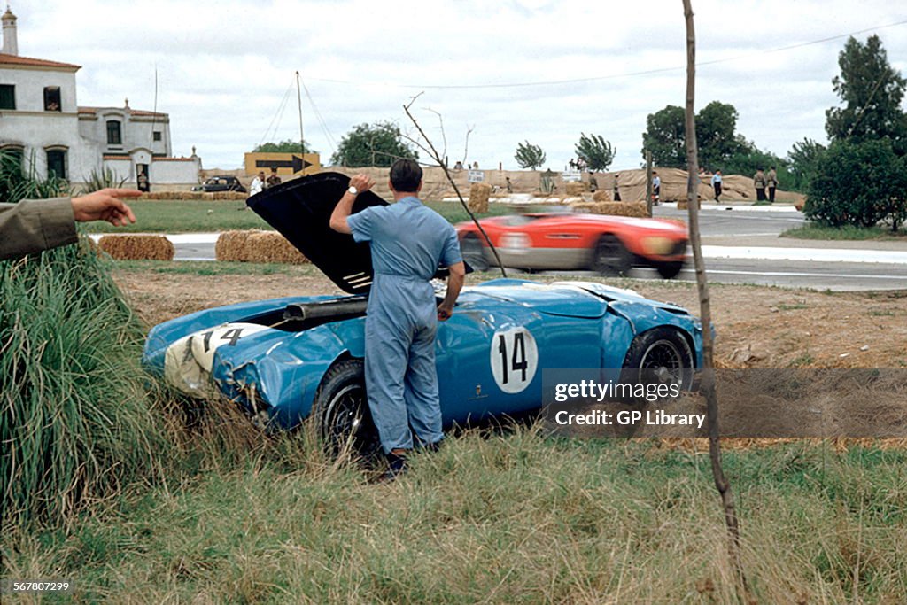 Jose-Maria Ibanez's damaged Ferrari 375.