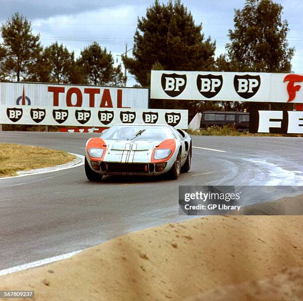 Le Mans 24 Hours, 19th June 1966. Ken Miles/Denis Hulme, Ford GT40 Mk.II, finished 2nd.