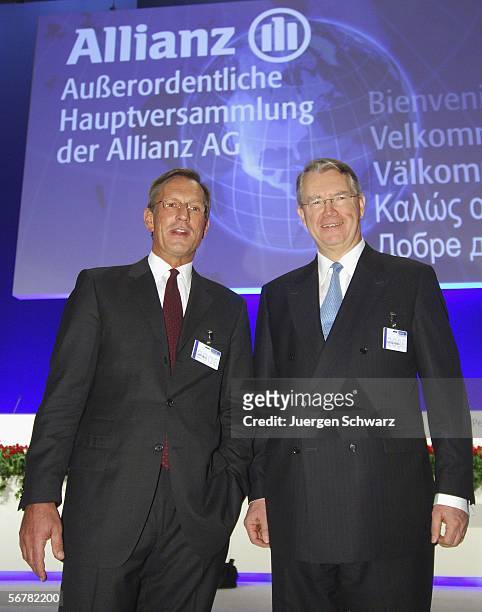 Chairman of the Allianz AG Board of Management Michael Diekmann stands beside chairman of the Supervisory Board Henning Schulte-Noelle prior to a...