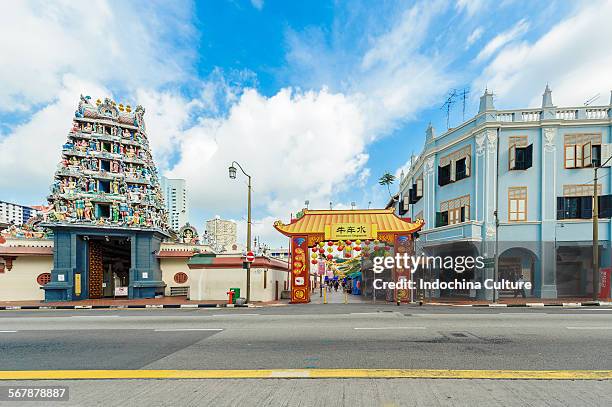 sri mariamman temple at chinatown, singapore - sri mariamman tempel singapore stockfoto's en -beelden