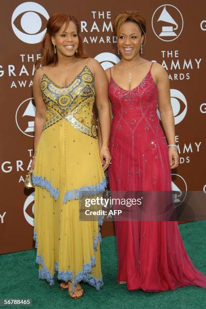 Los Angeles, UNITED STATES: US twin sisters Tina and Erica Campbell of group Mary mary arrive at the Grammy Awards in Los Angeles 08 February 2006....