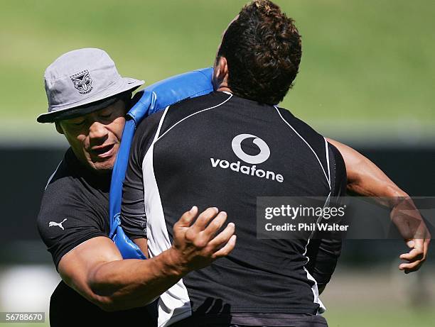 Ruben Wiki of the Warriors hits the tackle bags during a Warriors training session at North Harbour Stadium February 9, 2006 in Auckland, New...