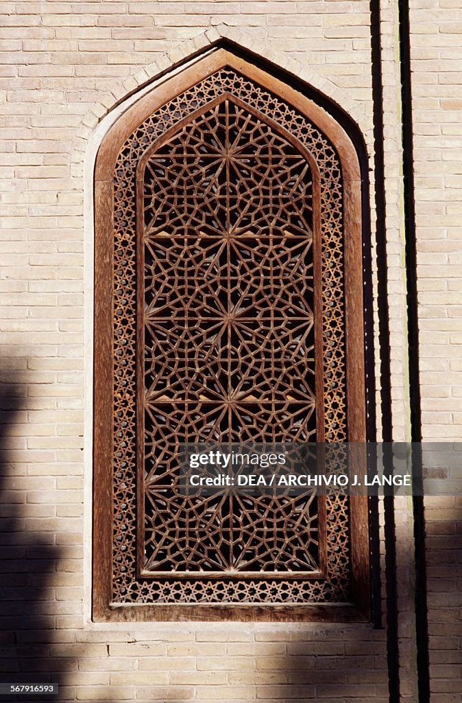 Window on main facade of palace