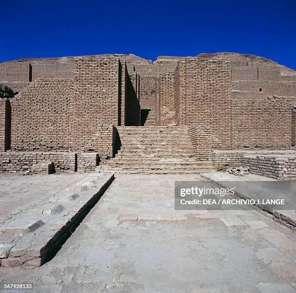 Iran Pyramids Ziggurat Of Chogha Zanbil Photos and Premium High Res Pictures - Getty ...