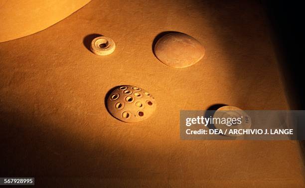 Carved shells, from Al Qusais, Dubai, United Arab Emirates, ca 2000 BC. Dubai, Dubai Museum Al Fahidi Fort