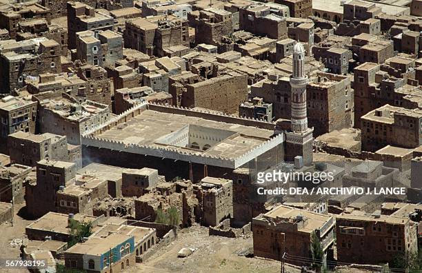 The Great mosque or Al-Jami'a al-Kabir mosque, Shibam . Yemen, 8th-14th century.