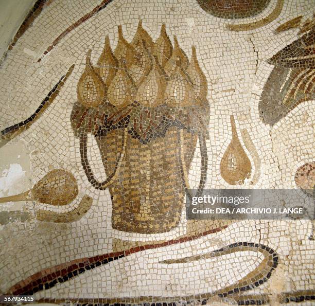 Basket of figs, mosaic from Hadrumetum, Sousse, Tunisia. Roman civilisation. Detail. Tunis, Musée National Du Bardo