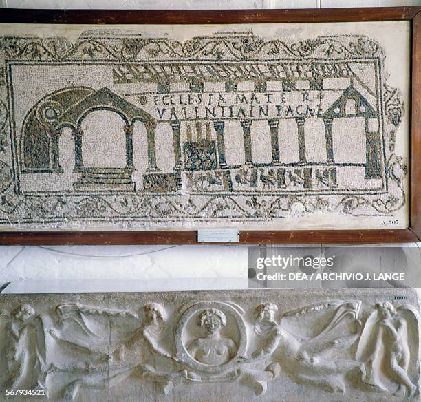 Tabarka Rome Square Du Temple Photos and Premium High Res Pictures - Getty Images