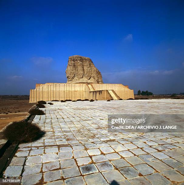160 Bc 61 Ziggurat Of Dur Kurigalzu Stock Photos, High-Res Pictures, and ...