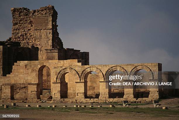 Ruins of the city of Hatra . Iraq, 3rd century BC.
