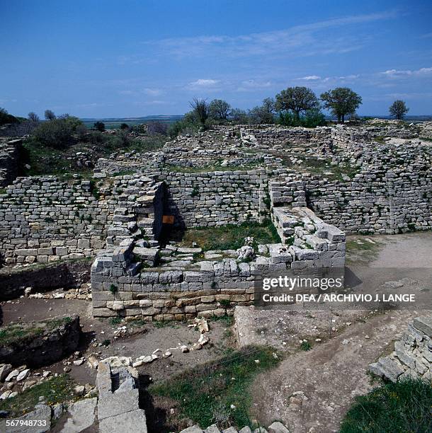 Hisarlik Photos And Premium High Res Pictures Getty Images hisarlik-photos-and-premium-high-res-pictures-getty-images