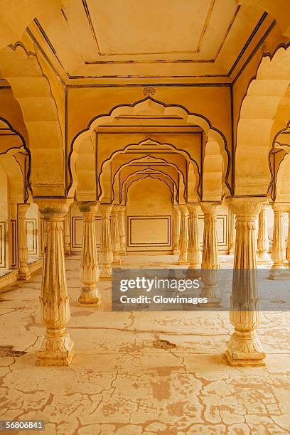 columns in diwan-e-khas, amber fort, jaipur, rajasthan, india - amber fort 個照片及圖片檔