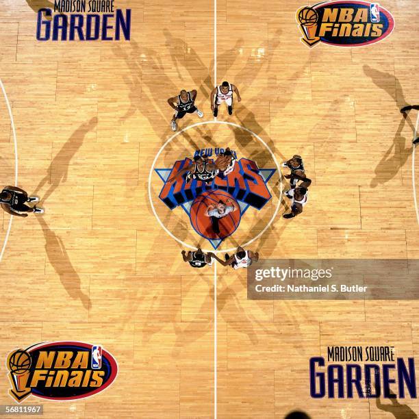 Patrick Ewing of the New York Knicks attempts the jumpball against David Robinson of the San Antonio Spurs during Game 5 of the NBA Finals on June...