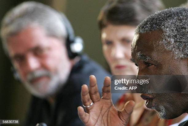 Hammanskraal, SOUTH AFRICA: South Africa President Thabo Mbeki addresses the closing press conference of the Progressive Governance Summit, a meeting...