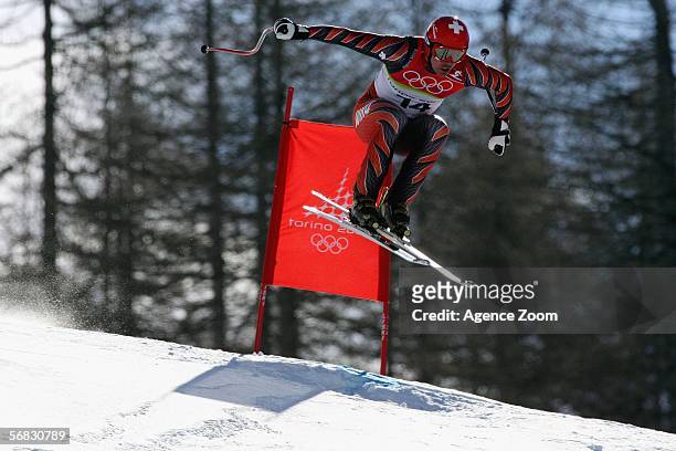 Bruno Kernen of Switzerland competes in the Mens Downhill Alpine Skiing Final on Day 2 of the 2006 Turin Winter Olympic Games on February 12, 2006 in...