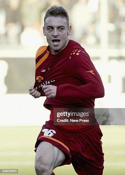 Daniele De Rossi of Roma celebrates after scoring during the Serie A match between Roma and Siena at Stadio Artemio Franchi on February 12, 2006 in...