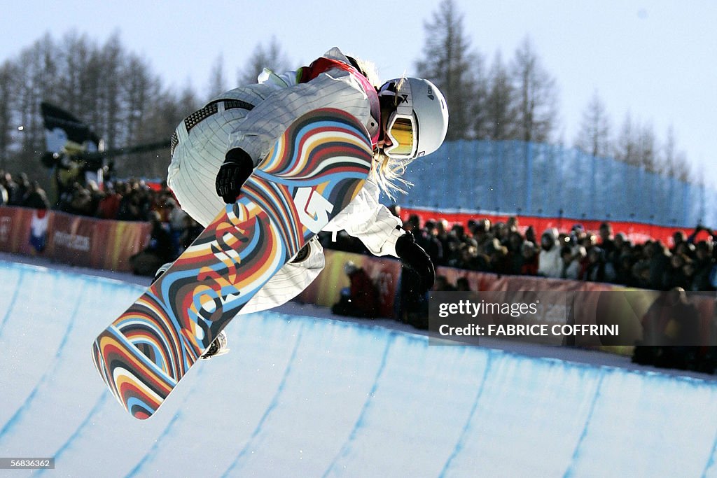 US Hannah Teter competes during the Ladi