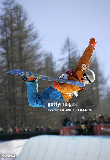 Netherlands' Cheryl Maas competes during the Ladies' snowboard Halfpipe final, on the third day of the Turin 2006 Winter Olympics 13 February 2006 in...