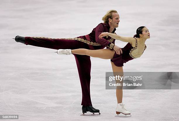 Rena Inoue and John Baldwin from United States compete in the Pairs Free Skating Figure Skating during Day 3 of the Turin 2006 Winter Olympic Games...