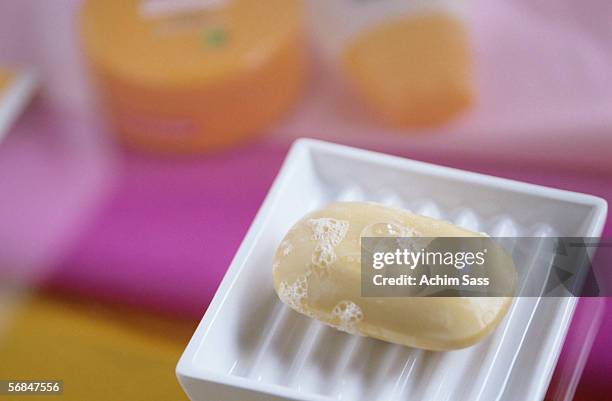 soap in soap dish, elevated view - seifenschale stock-fotos und bilder