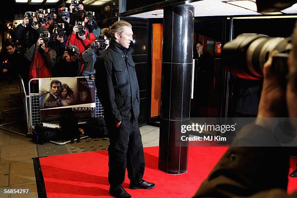 Actor Vincent Cassell arrives at the UK Premiere of "Derailed" at the Curzon Mayfair on January 23, 2006 in London, England.