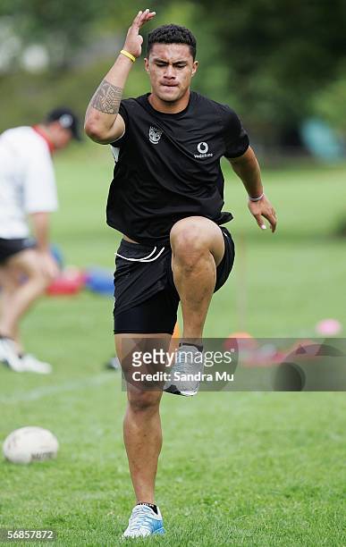 Sonny Fai of the Warriors in action during a training session at Ellerslie domain February 16, 2006 in Auckland, New Zealand.