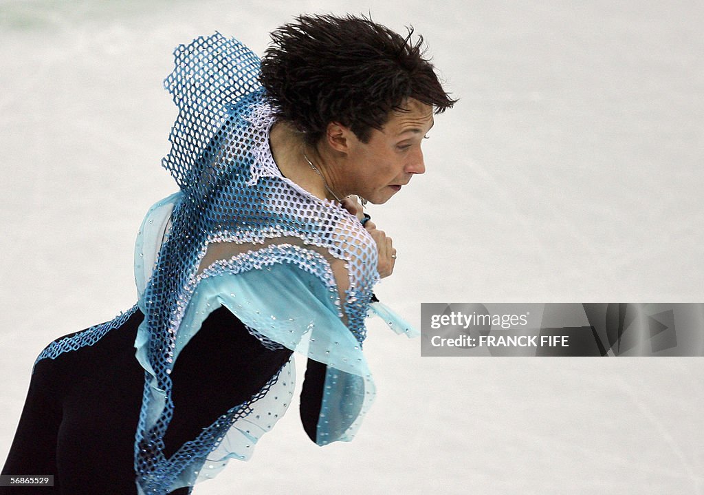 US Johnny Weir performs in the Men's Fre