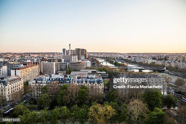 paris cityscape at sunset - île de france foto e immagini stock