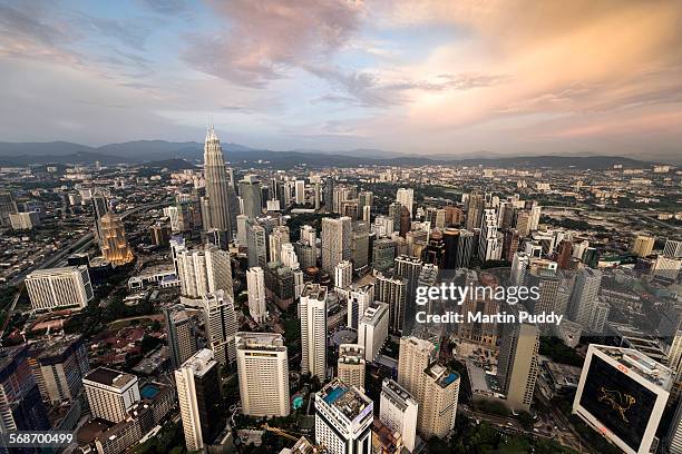 kuala lumpur skyline at dusk, elevated view - estado de selangor fotografías e imágenes de stock