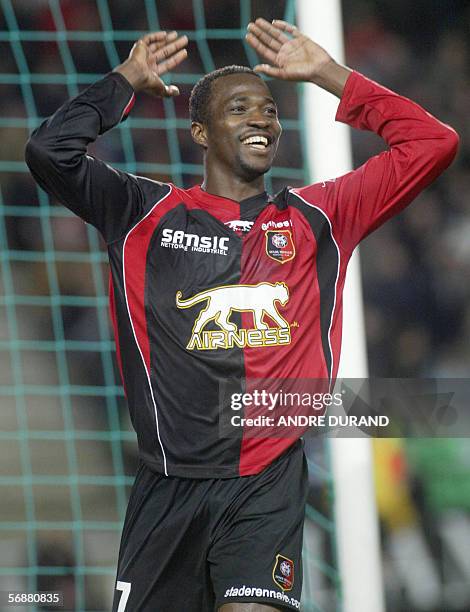 Rennes's Nigerian forward John Chukwudi Utaka jubilates after scoring a goal during the French L1 football match Rennes vs Lens, 18 February 2006 in...