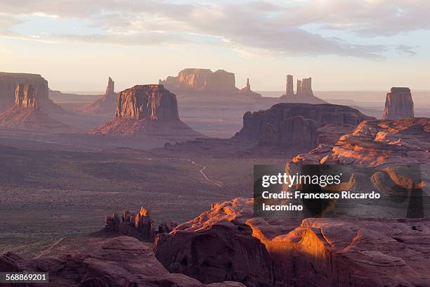 the hunt's mesa - monument valley stock pictures, royalty-free photos & images