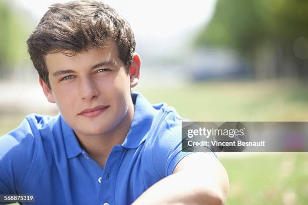 301 Jeune Garcon France 15 Ans Seul Stock Photos, High-Res Pictures