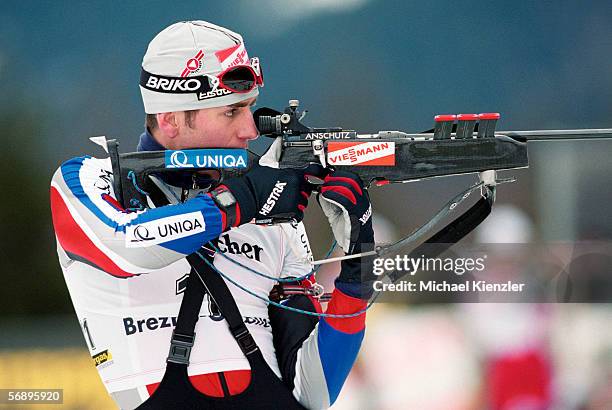 Wolfgang Rottmann of Austria competes in the Mens Biathlon 20km Individual World Cup on Dezember 14, 2000 in Antholz, Germany.