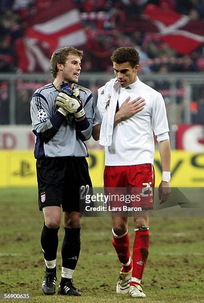 Goalkeeper Michael Rensing discuses with Valerien Ismael after the UEFA Champions League Round of 16, First Leg match between Bayern Munich and AC...
