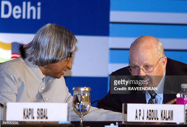 Indian President Abdul Kalam talks with Director, US Centre for Science, Technololgy and Security Policy, and co-chairman of the Indo-US Science and...
