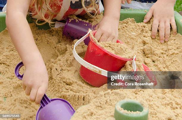 summer fun - sandkasten stock-fotos und bilder